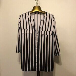 No Brand. Sz XL. Black and White Polyester Stripe Shirt. 1/2 Tab Sleeves. B20